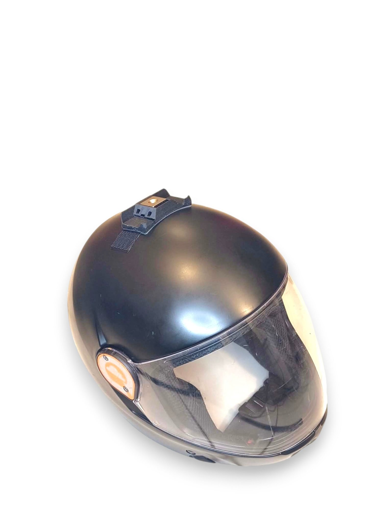 Support GoPro parachutisme noir base seule monté sur casque vue de côté 2026